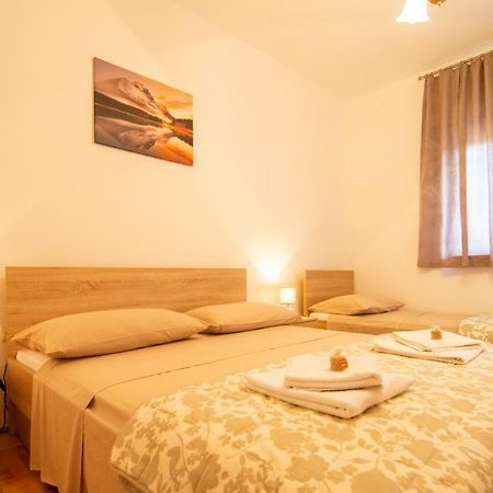 Apartmani Perkovic Gustirna Buitenkant foto