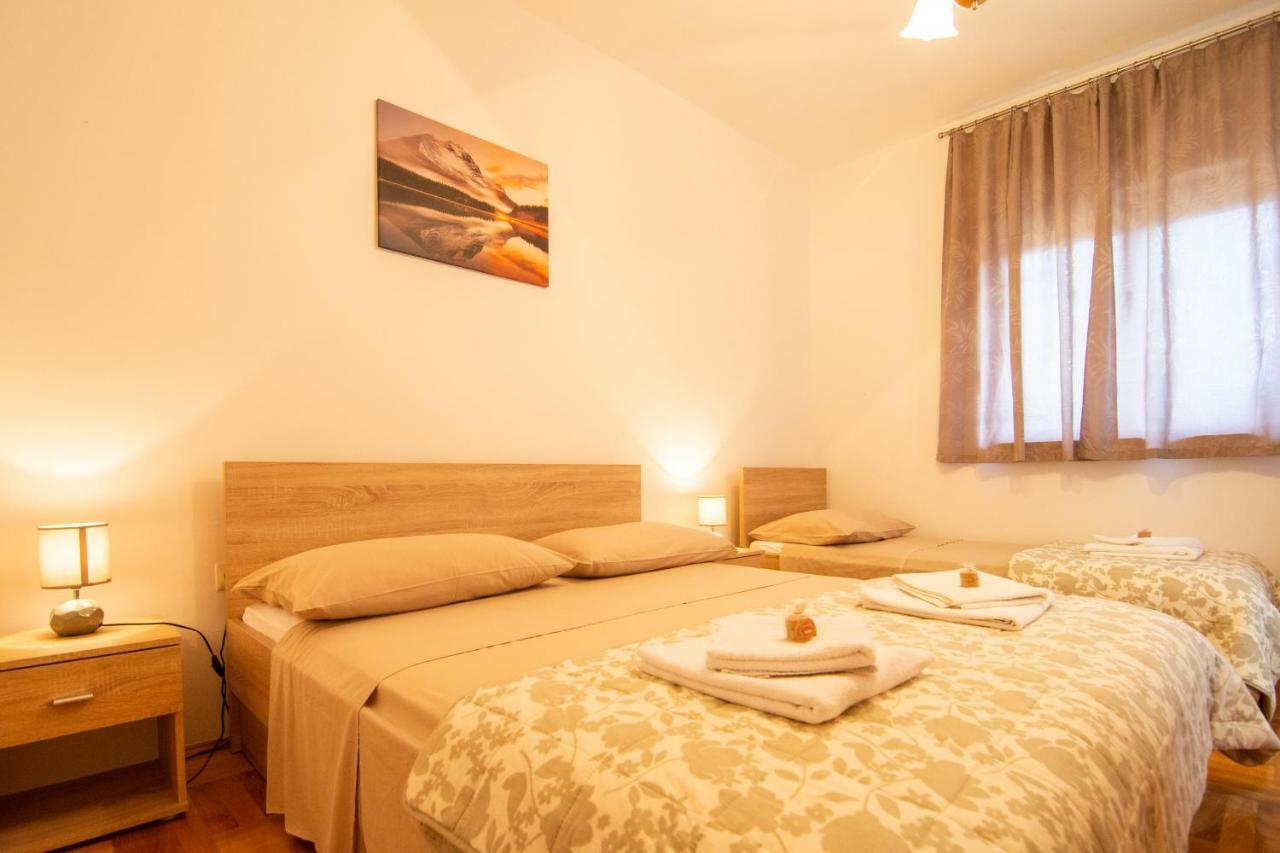 Apartmani Perkovic Gustirna Buitenkant foto