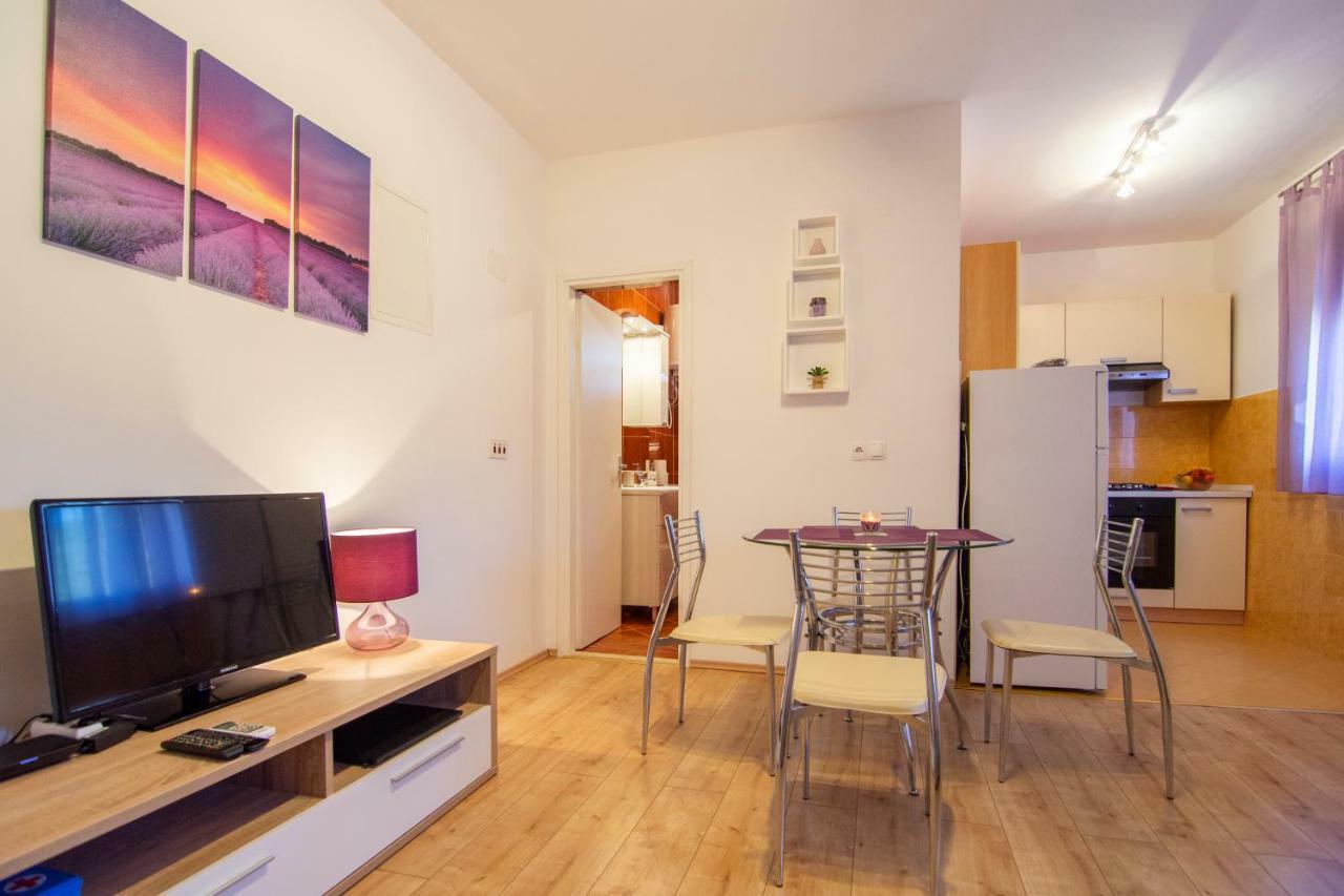 Apartmani Perkovic Gustirna Buitenkant foto