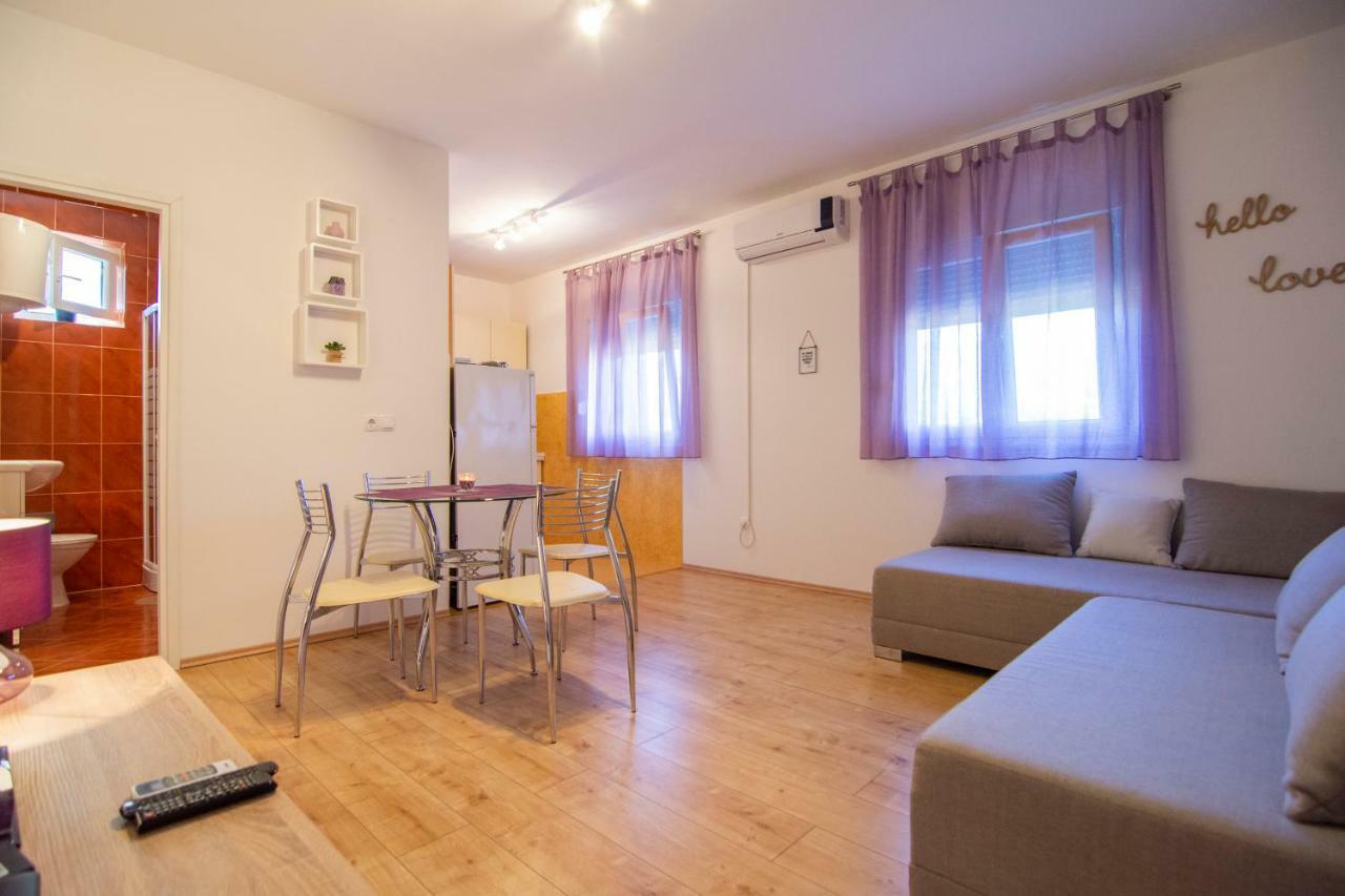 Apartmani Perkovic Gustirna Buitenkant foto