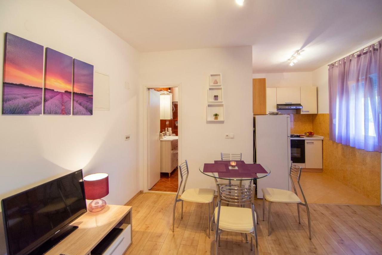 Apartmani Perkovic Gustirna Buitenkant foto