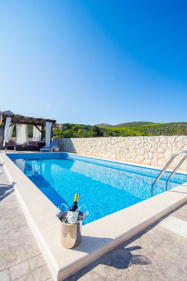 Apartmani Perkovic Gustirna Buitenkant foto