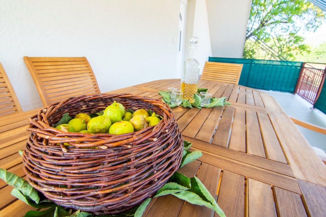 Apartmani Perkovic Gustirna Buitenkant foto