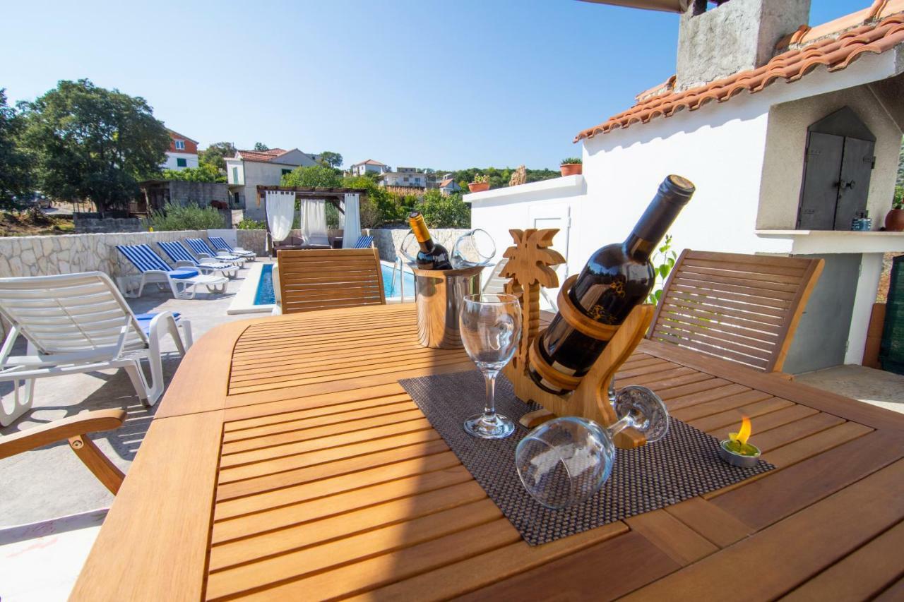Apartmani Perkovic Gustirna Buitenkant foto