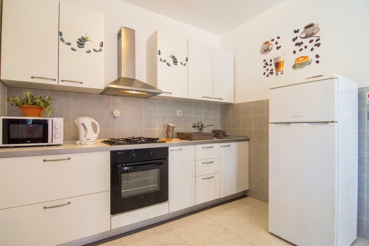 Apartmani Perkovic Gustirna Buitenkant foto
