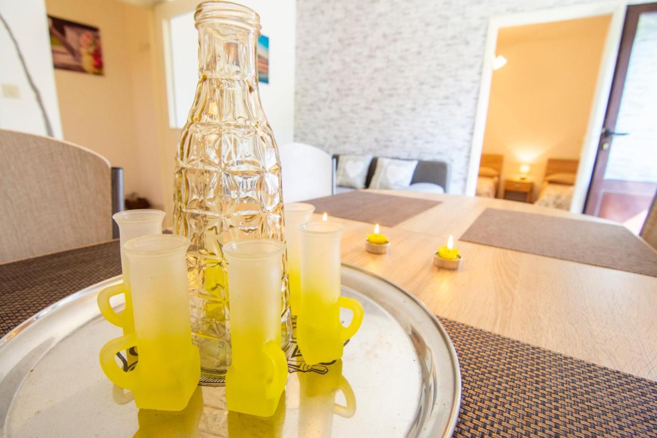 Apartmani Perkovic Gustirna Buitenkant foto